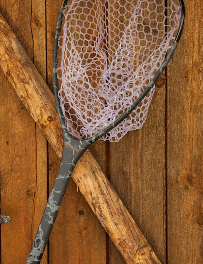 camo fishing net Fishpond Nomad Yampa Hand 2.0 and its slim profile rides tight behind your body to avoid hangups on bushes and trees when you are on the move Fishpond Nomad Nets - Fly