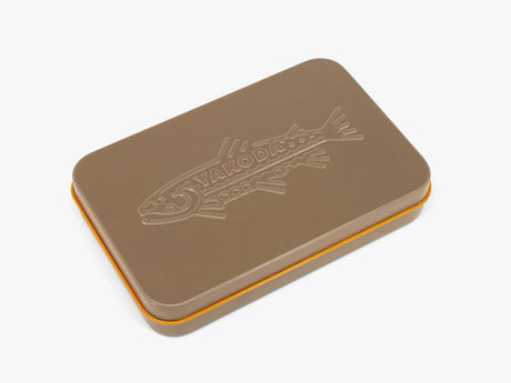 Yakoda Slim Tin Magnet Combo with Tweezer Silt/Orange Fly Box