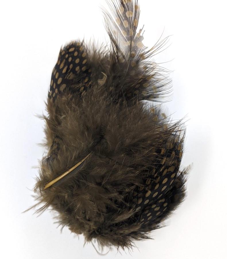 Fish Hunter Large Dot Guinea Galloup's Brown Olive Saddle Hackle, Hen Hackle, Asst. Feathers